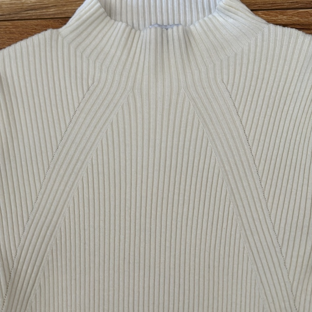 Women top bundle - Picture 4 of 9